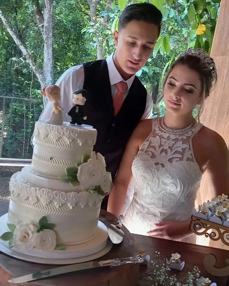 Buffet assistido com ilhas de degustação